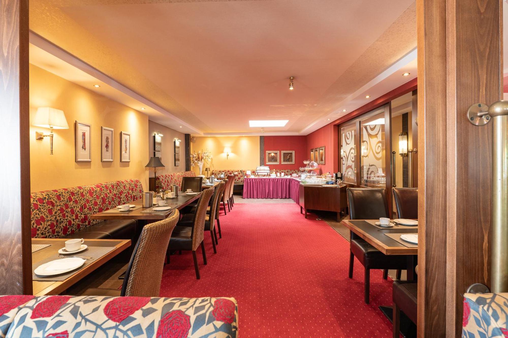 Dagstuhler Hof Hotel Wadern ภายนอก รูปภาพ