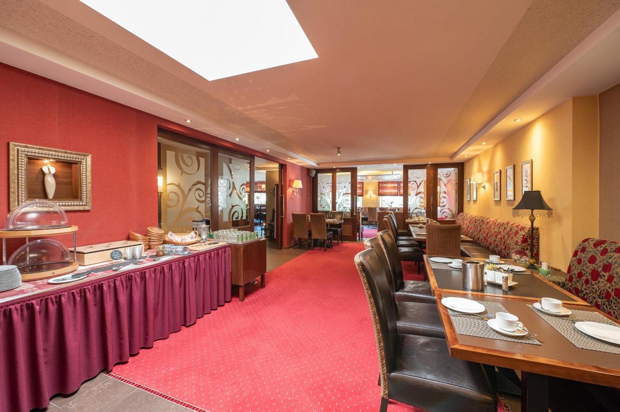 Dagstuhler Hof Hotel Wadern ภายนอก รูปภาพ