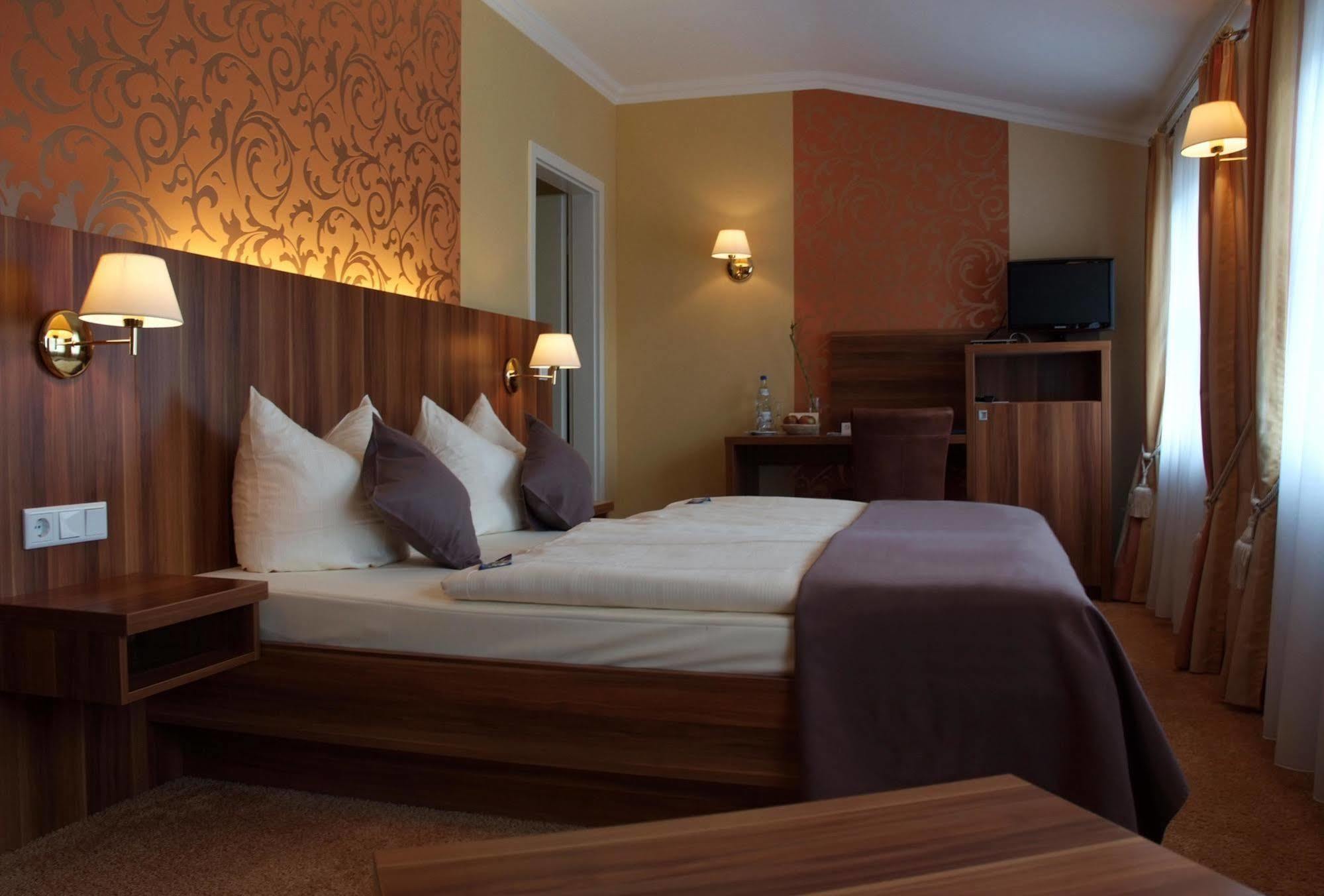 Dagstuhler Hof Hotel Wadern ภายนอก รูปภาพ